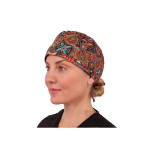 Cepure ķirurģiska, brūna ar ziliem oranementiem